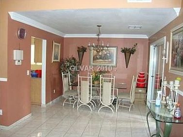 4th image of 905 Villa Crest Ct