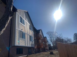 8 Lancelot Ct APT 19, Salem, NH 03079