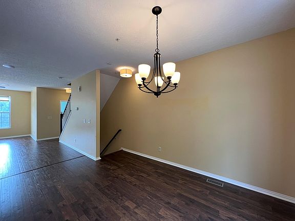 3rd image of 1563 Don Martin Dr