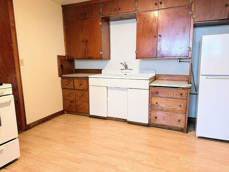 822 Pine St — Photo 3