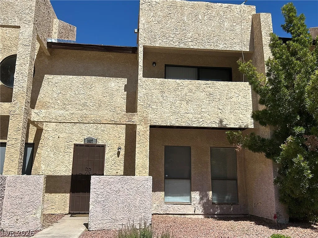 2 bed, 1.5 bath, 1280 sqft, $1,750 — Photo 3