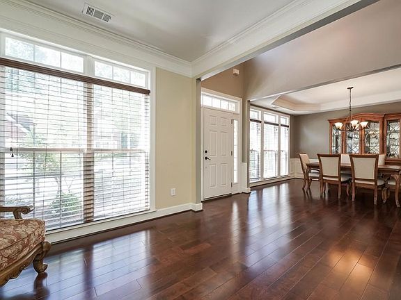 4th image of 3424 Belridge Dr SE