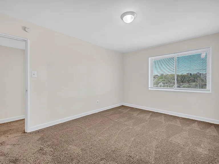 Friendship Courts Apartments — Photo 17