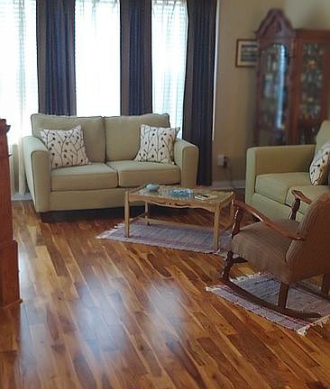 3rd image of 917 Sugarberry Ave