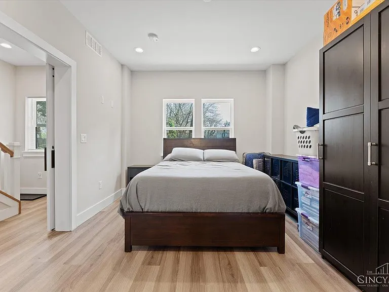 3906 Edwards Rd #B — Photo 2