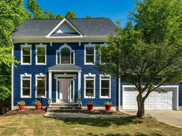 608 Manor Ridge Dr, Carrboro, NC 27510