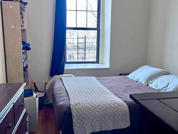5th image of 204 Carroll St APT 4