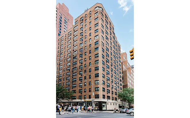 Rented by Douglas Elliman | media 16