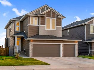 628 N West Lakeview Dr, Chestermere, AB T1X 1Z7
