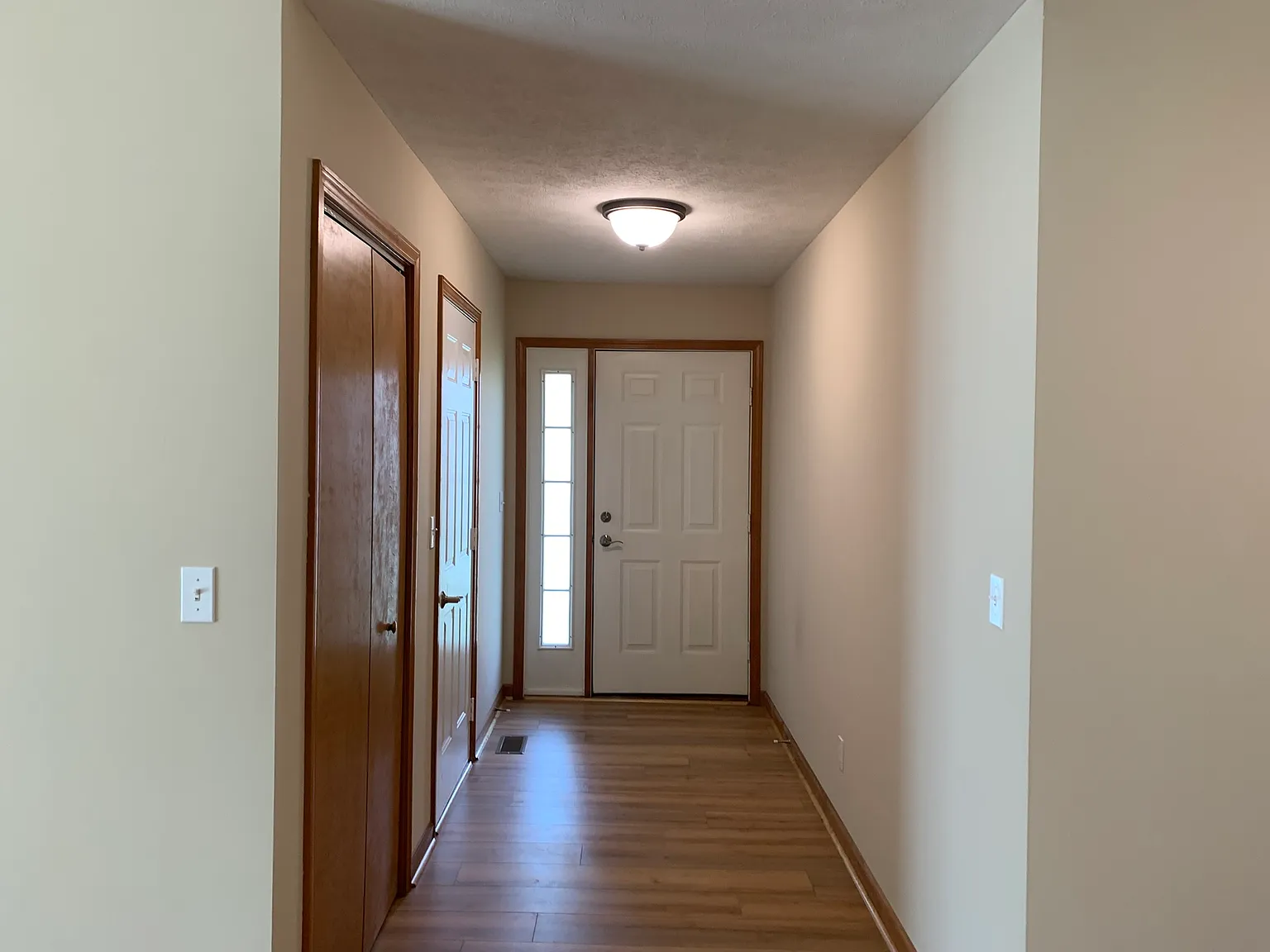 2 bed, 1100 sqft, $1,500 — Photo 2