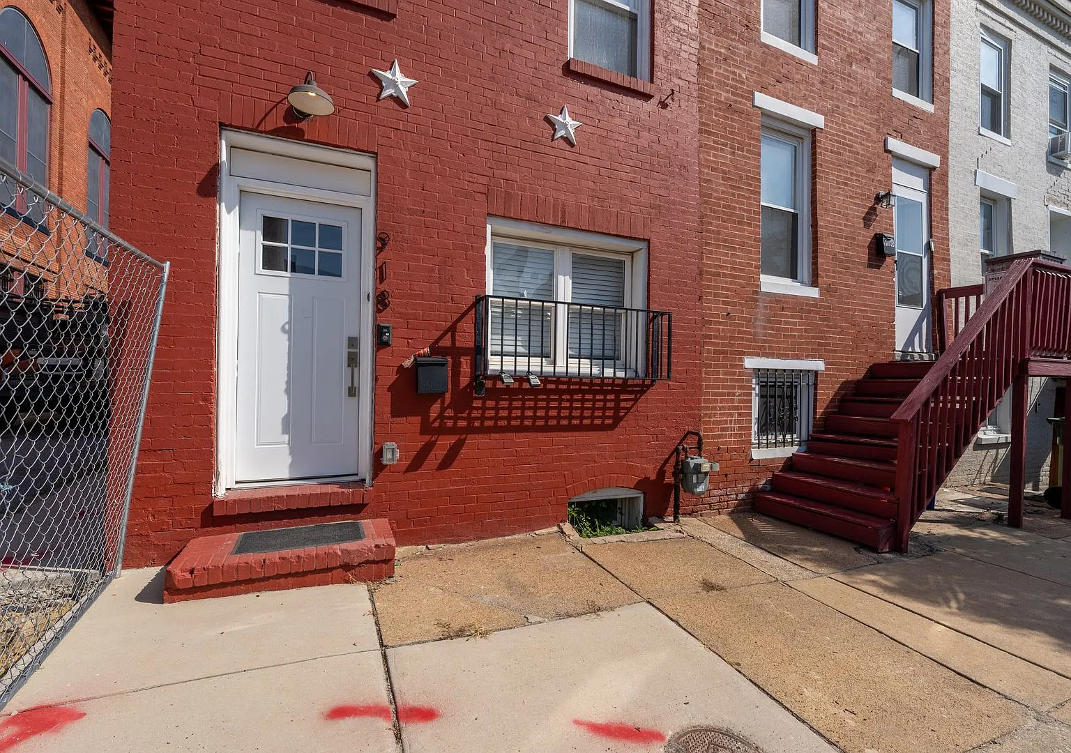 Furnished 3-Bedroom, 3-Bathroom Rental Close to University of Maryland and Downtown — Photo 2
