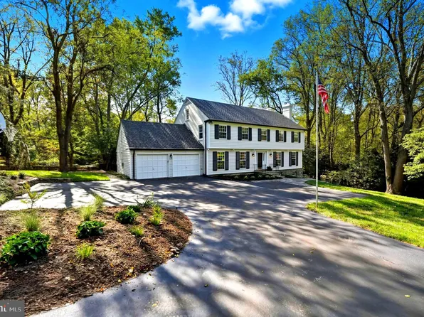 7918 Bradley Blvd, Bethesda, MD 20817