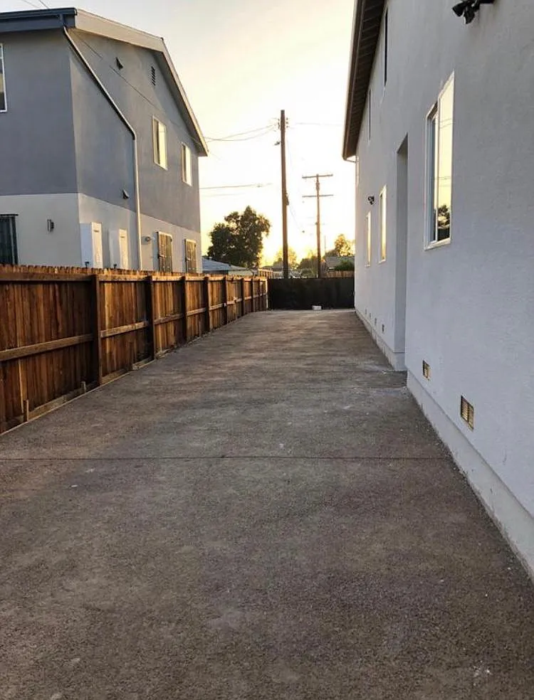 5 bed, 1760 sqft, $3,650 — Photo 2
