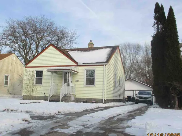 140 Comet St, Mount Clemens, MI 48043