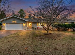 1984 S Meadowview Avenue, Springfield, MO 65804