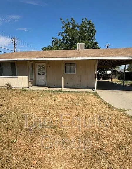 1220 N Conyer St — Photo 1