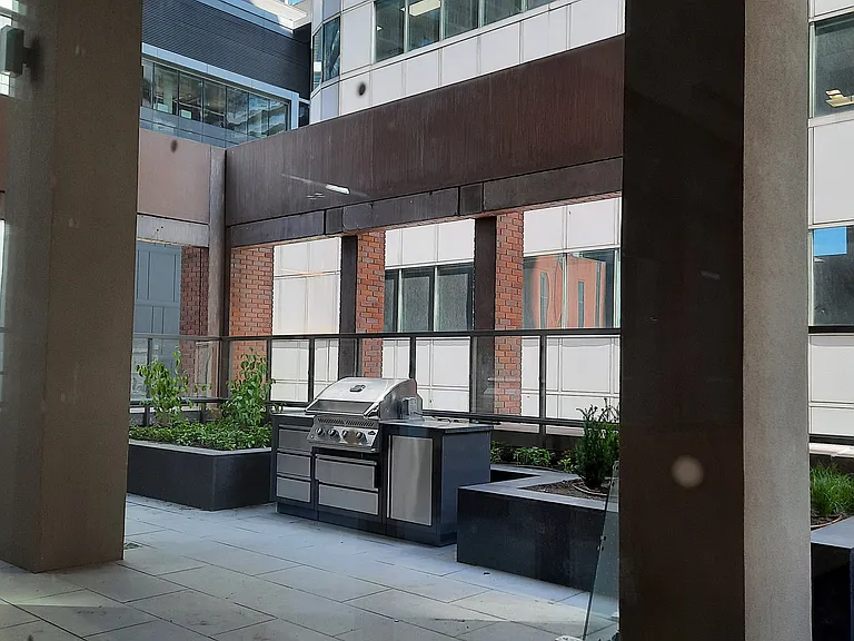 8 Widmer St — Photo 25