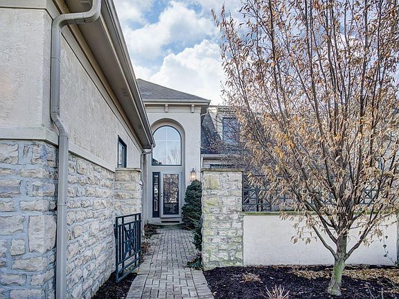 4th image of 4918 Stonehaven Dr