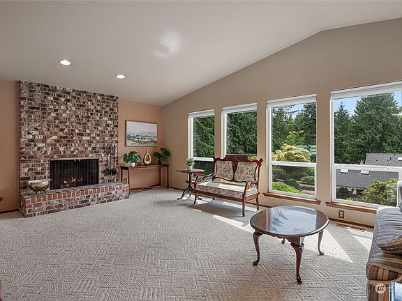 4th image of 2825 Marie Place