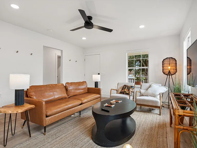 6922 Villita Avenida St — Photo 6