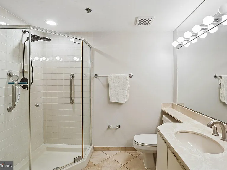 5809 Nicholson Ln #1001 — Photo 34