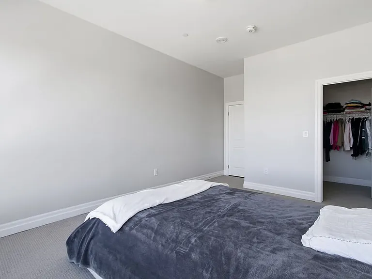 260 Villagewalk Blvd — Photo 13