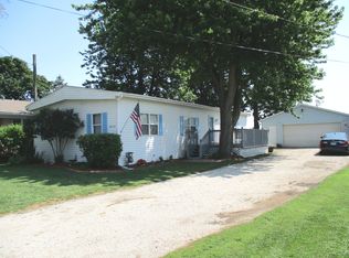4032 E 1553rd Rd, Earlville, IL 60518