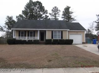 238 Eppingdale Dr, Spring Lake, NC 28390
