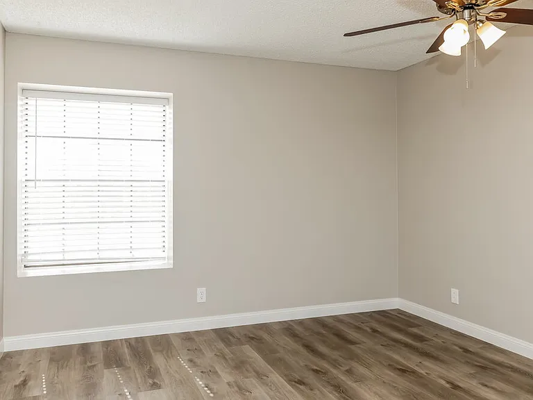 7800 Ducharme Ave — Photo 11