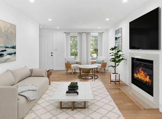 13 Shore Rd, Hampton Bays, NY 11946