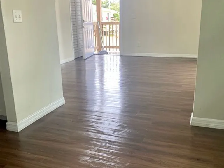 Port Tampa Flats — Photo 9