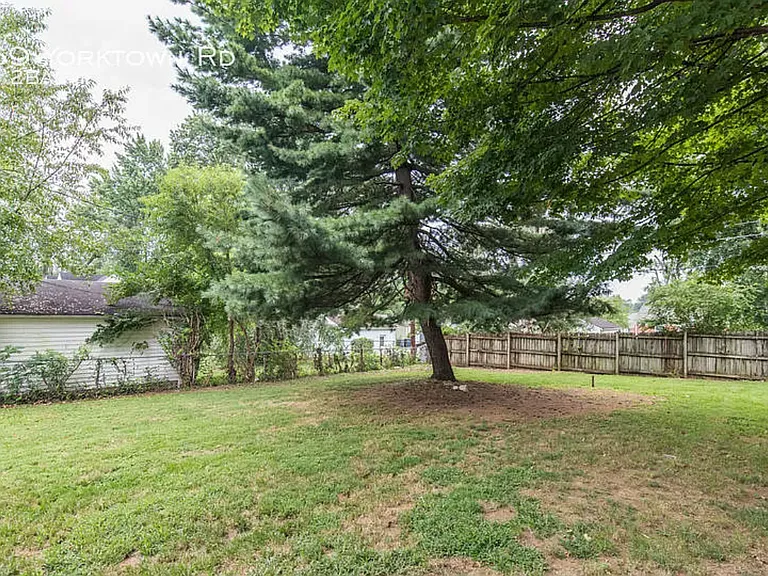 1769 Yorktown Rd — Photo 5