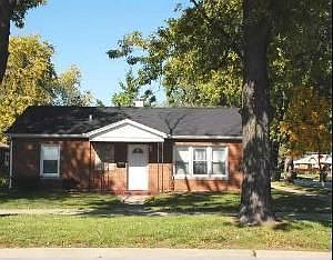 1st image of 742 E Sibley Blvd