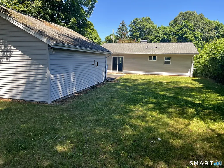 31 Hardwood Rd — Photo 4