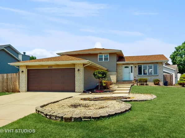 2220 Manico Dr, Crest Hill, IL 60403