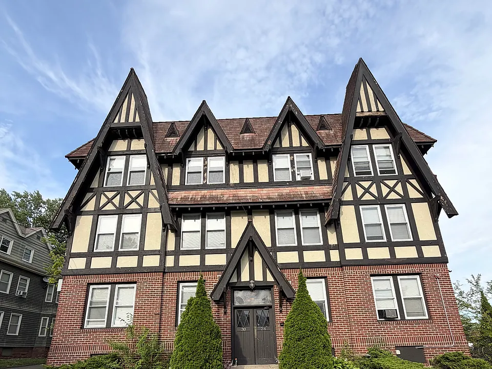 28 Whitney St #103