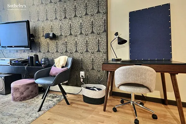 Rented by Sotheby's International Realty | media 17