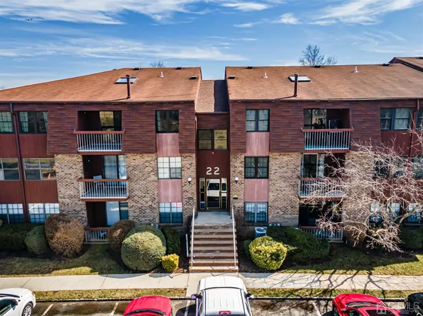 Alpine Way #2592, Woodbridge, NJ 07095