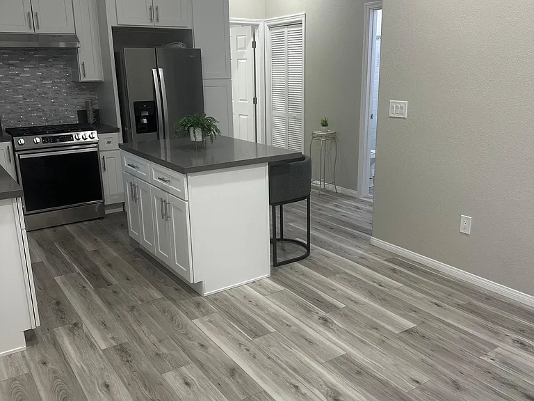 1710 Golden Way #B — Photo 7
