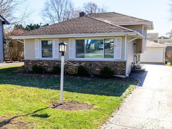 26W331 Harrison Ave, Winfield, IL 60190