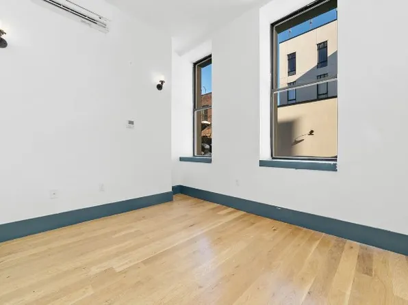 23 Menahan Street image 1 of 14