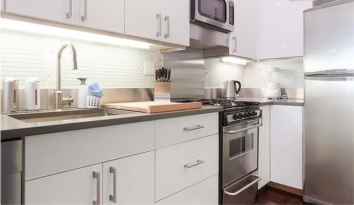 Rented by RE MAX Central Properties | media 30