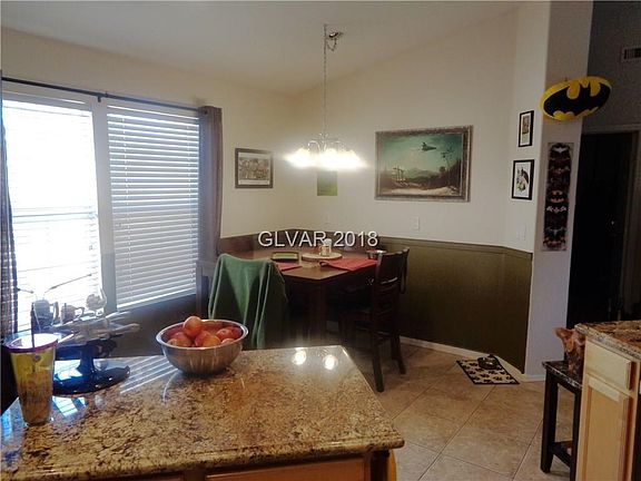 3rd image of 475 Green Gables Ave