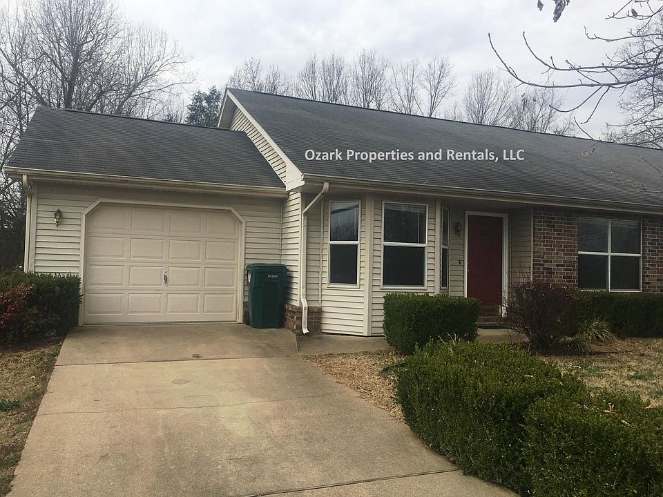 Lovely Two Bedroom duplex-style Condo