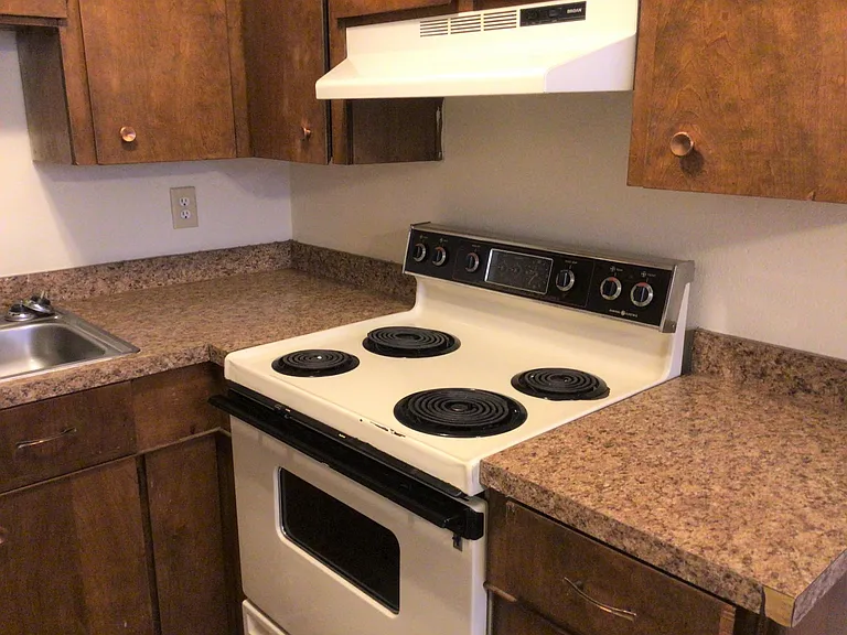 2350 S Milledge Ave — Photo 7