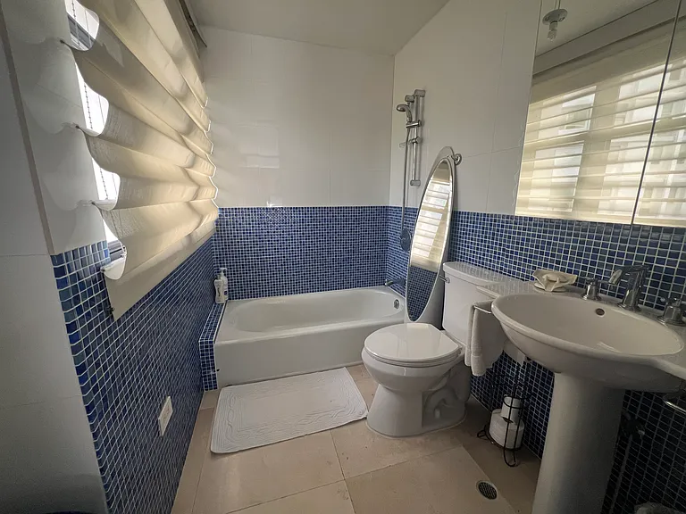 1 Taft St #4A — Photo 12