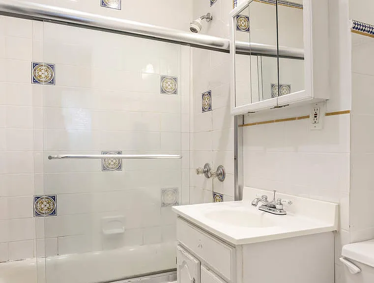 264 W 73rd St #3R — Photo 7