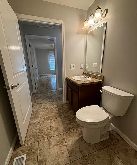 911 N Riverside Dr #6 — Photo 11