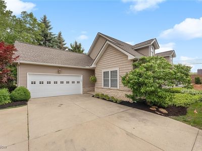 593 Cahoon Ledges Dr, Bay Village, OH, 44140