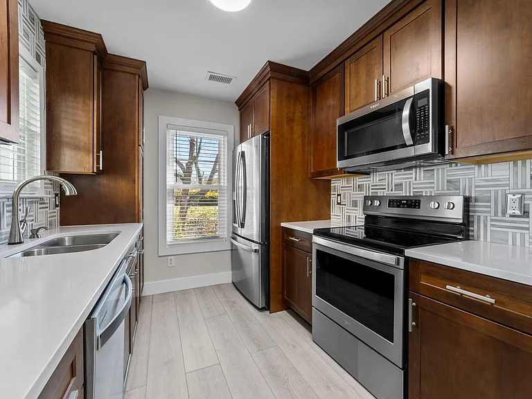 16842 Bridgeton Ln — Photo 14